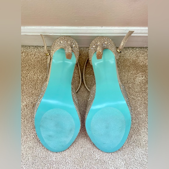 Beautiful, Betsey Johnson, sparkly sandals with turquoise bottoms. Size 7.5. - Picture 6 of 6